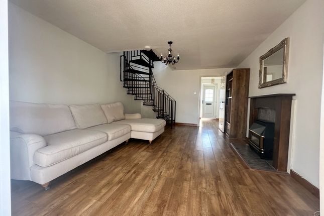 3, Laburnum Close, Newport photo 2