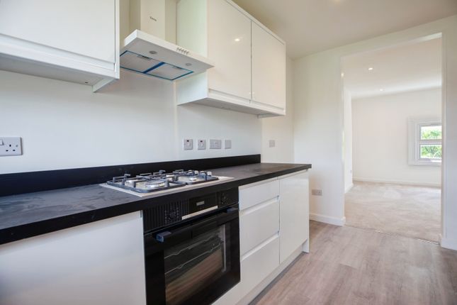 12b, Wilson Road, London photo 4