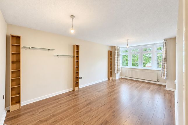 5, Apsley House, Hounslow photo 3