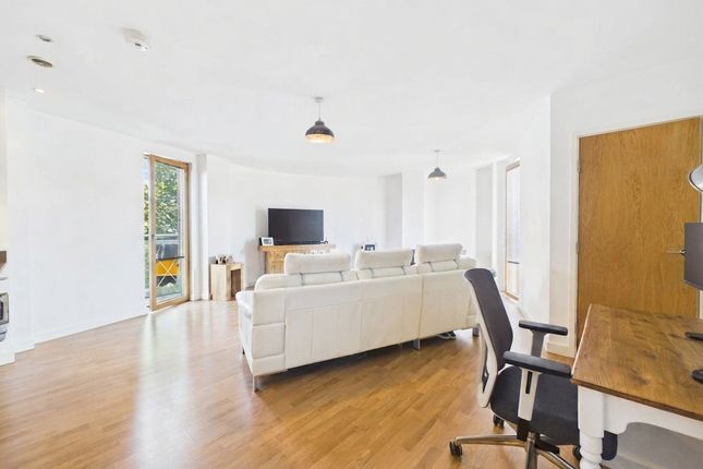 Apartment 93, The Wharf, Chatham photo 2