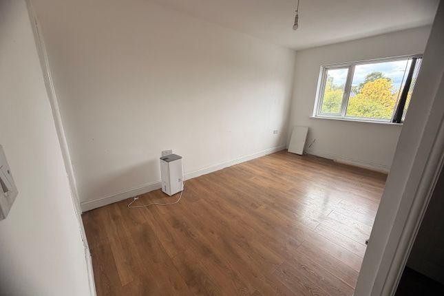 Flat 2, 902, Warwick Road, Birmingham photo 2