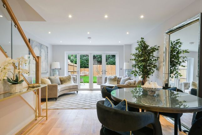 5, Larrey Close, Redhill photo 4