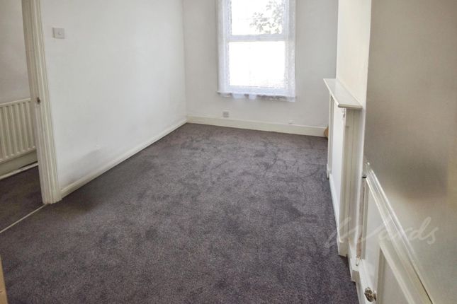 3, Portland Street, Chatham photo 3