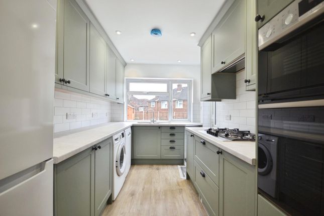35, Delamere Road, Earley photo 2