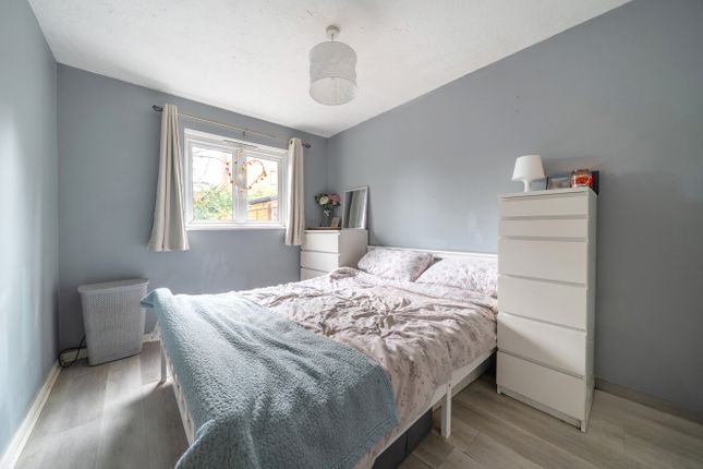 58, Nutfield Court, Southampton photo 4