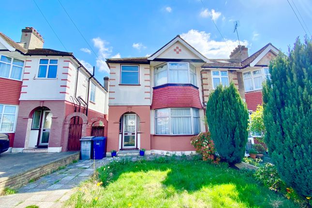 Thumbnail End terrace house for sale in Arlington Road, Southgate