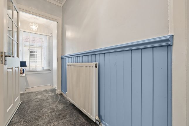 29, George Street, Chapelhall photo 3