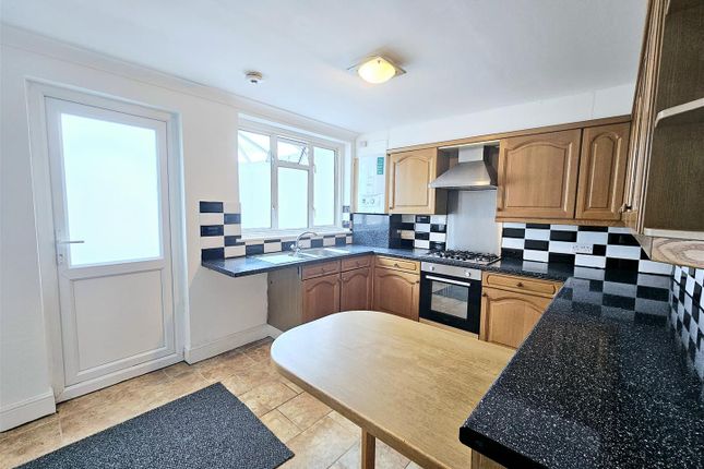 37, Eastcote Road, Welling photo 3