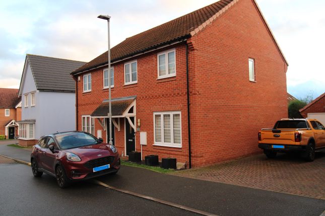 Semi-detached house to rent in Dulwich Avenue, Basildon