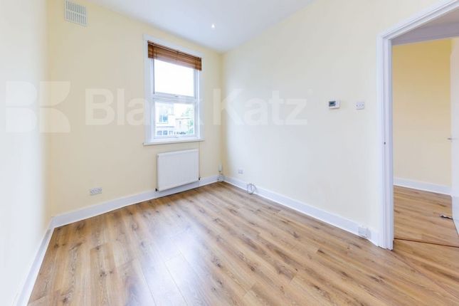 Hanley Road, London photo 2