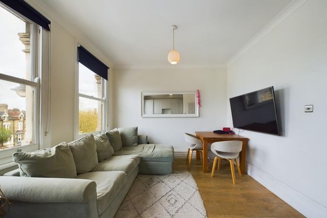 67b, East Hill, London photo 3