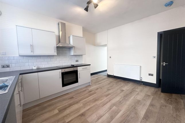 16, Scarlett Street, Burnley photo 3