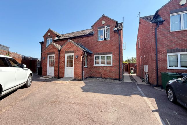 2-bed house on 2, Loughborough, £995/mo