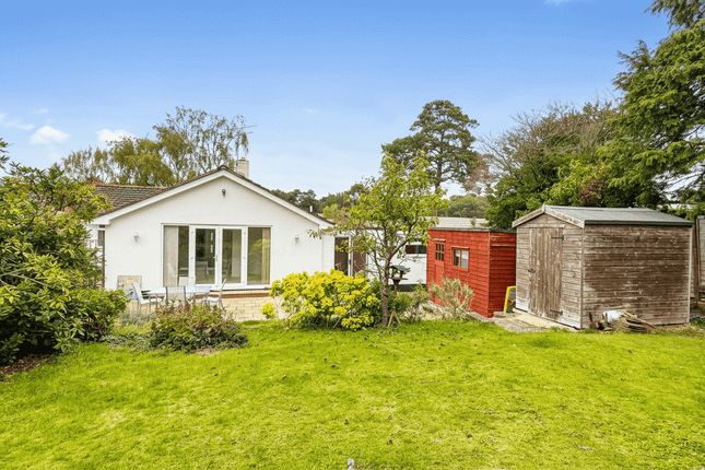 11 Compton Beeches, St. Ives, Ringwood photo 3