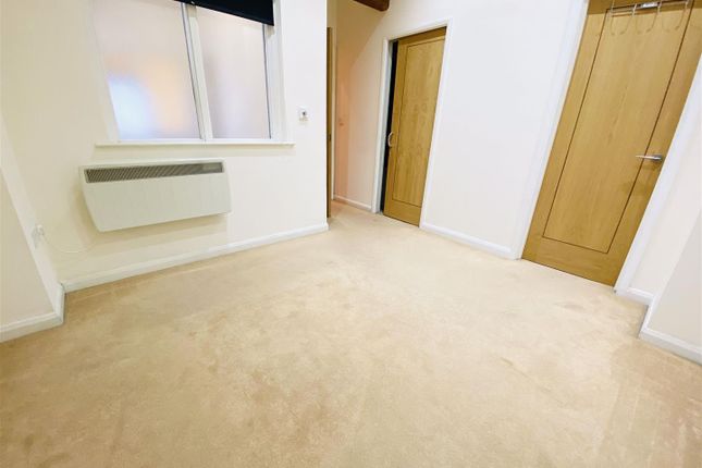Flat to rent in BPC01568 Frogmore Street, City Centre