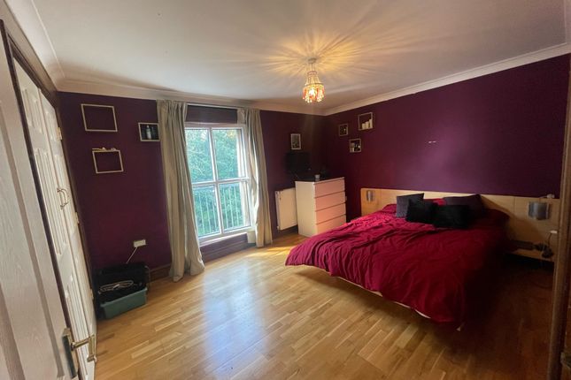 14 K, Haverfordwest photo 4