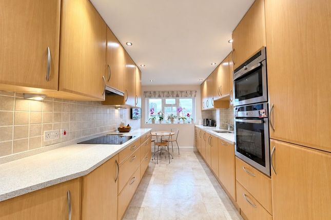 Lodge Close, Edgware photo 4