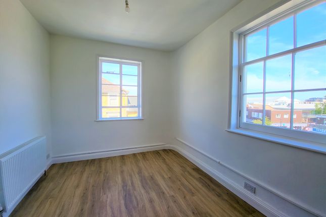 Flat 2 1 Clarence Road, East Cowes, East Cowes photo 5