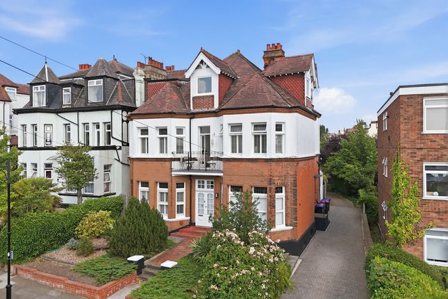 126a, Crowstone Road, Westcliff-on-sea photo 2