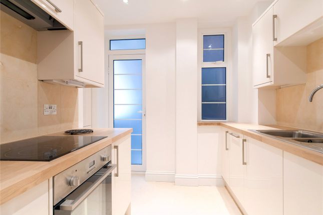 29, St. James Close, London photo 4
