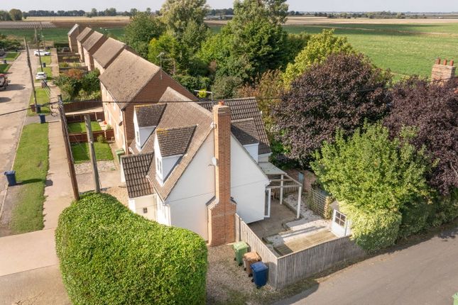 19, Crown Avenue, Wisbech photo 4