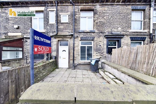 Terraced house to rent in Wakefield Road, Brighouse