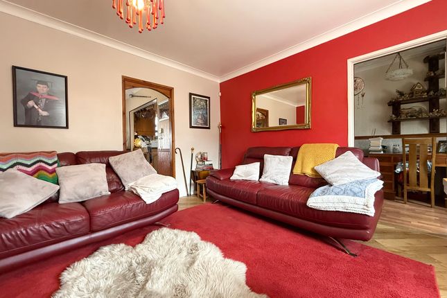 18 Heol Keir Hardie, Aberdare photo 4