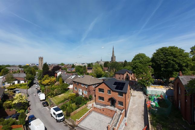 80, Currier Lane, Ashton-Under-Lyne photo 2