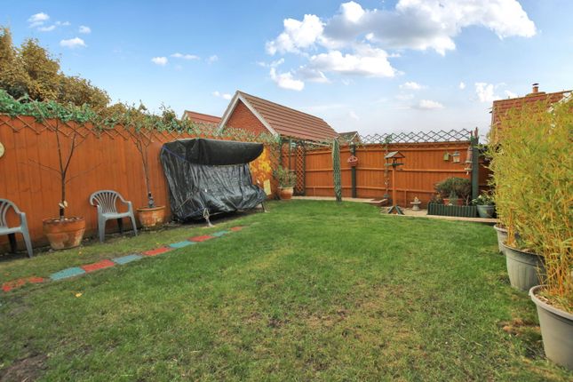 12, Walnut Close, Blunham photo 3