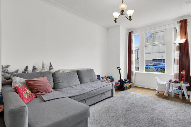23, Eustace Road, Romford photo 4