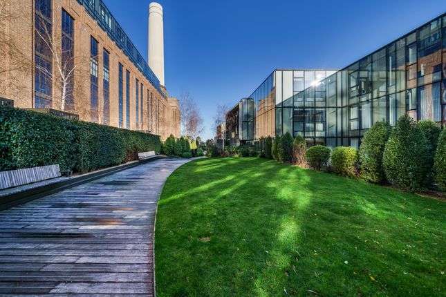Thumbnail Flat to rent in Switch House, Circus Road East, Battersea Power Station