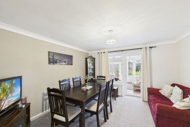 4, Heworth Drive, Whitby photo 4