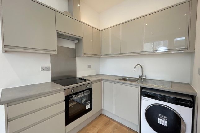 2 Bed Flat To Rent Church Path, Croydon Cr0