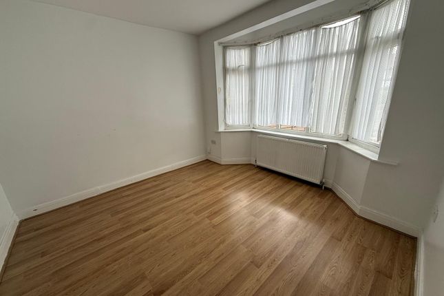 12, Cromer Close, Uxbridge photo 4