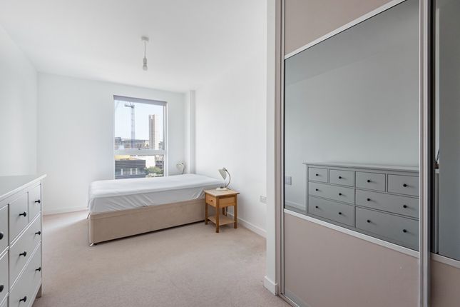 112233, Lismore Boulevard, London photo 3
