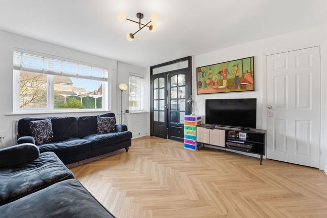 27, Graveney Gardens, Nottingham photo 3