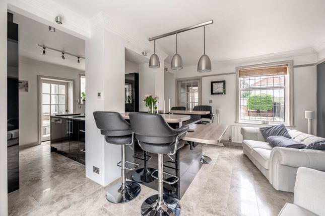 5 Balmoral Avenue, Great Yarmouth photo 3