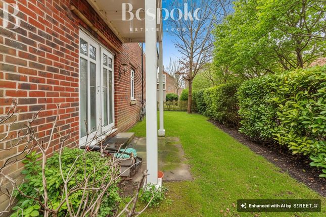 18 Gabriels Square, Reading photo 3
