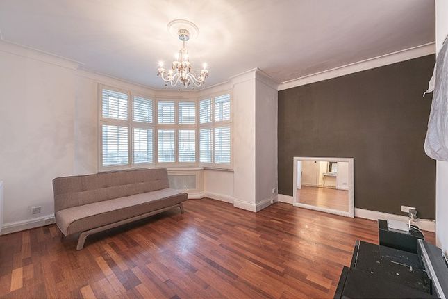 Flat for sale in Hendon Way, London