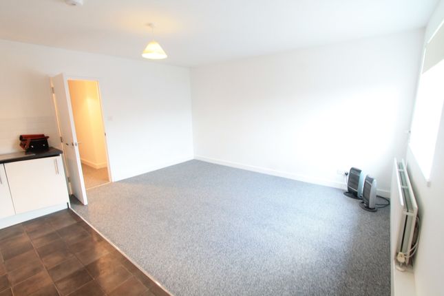 Flat to rent in Richmond Hill, Bournemouth
