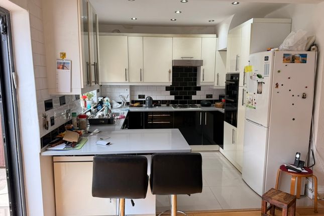 16, West View, London photo 2