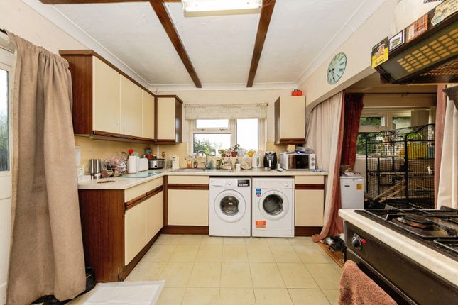 37, Danybanc, Carmarthenshire photo 4