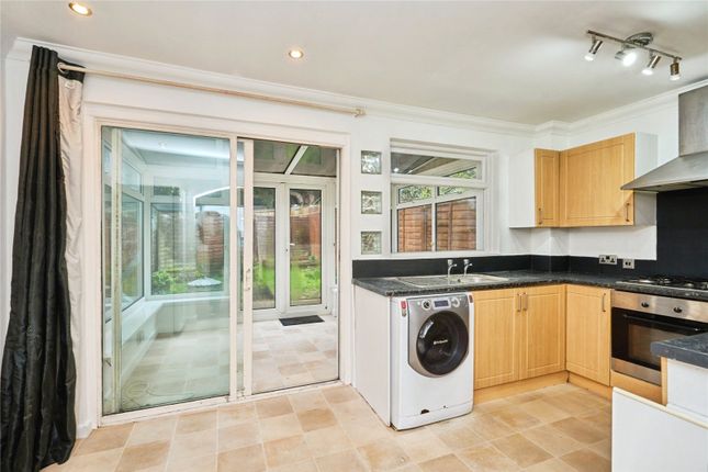 4, Ashey Close, Isle of Wight photo 4
