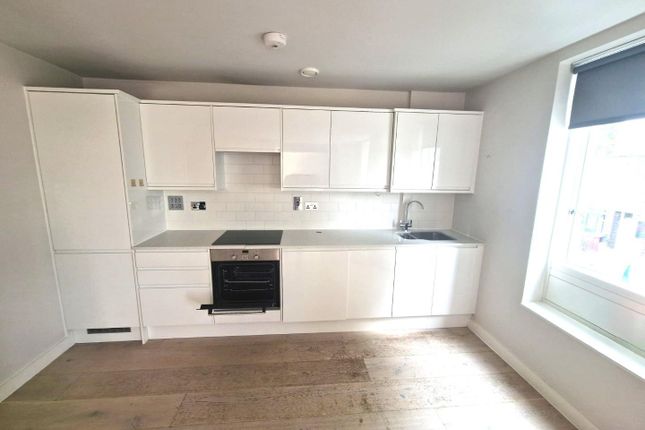 Flat, 7, St Cuthberts House, Havannah Street, London photo 3