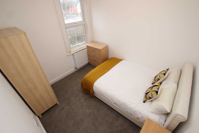 Thumbnail Room to rent in Thames Avenue, Reading