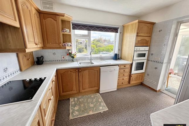 3, Clarendon Avenue, Weymouth photo 4