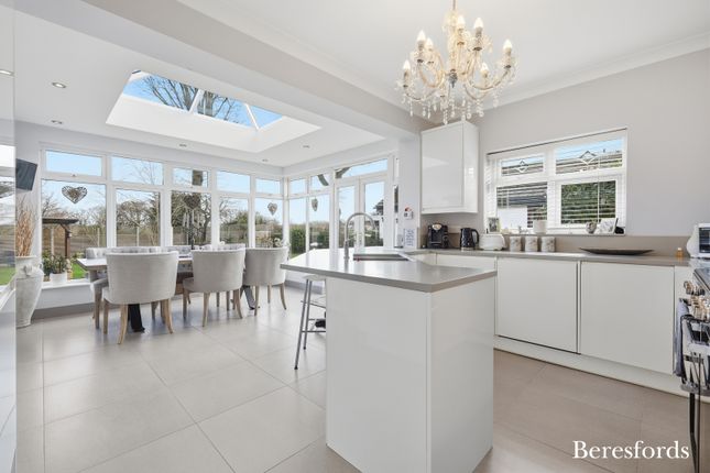 123, Crow Green Road, Brentwood photo 2