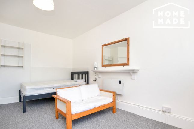 Studio to rent in Clifton Gardens, London