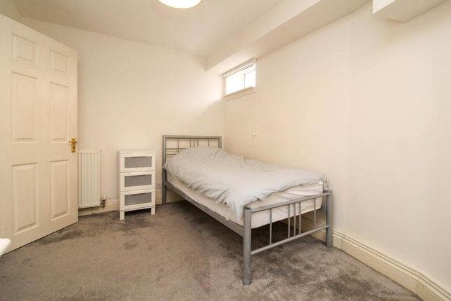 Thumbnail Room to rent in Nunns Road, Colchester