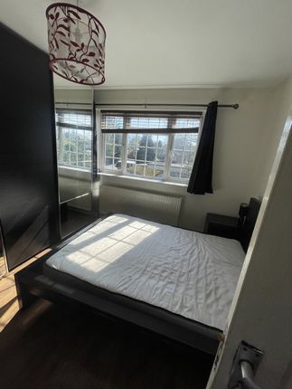 Room to rent in Grange Close, Hayes